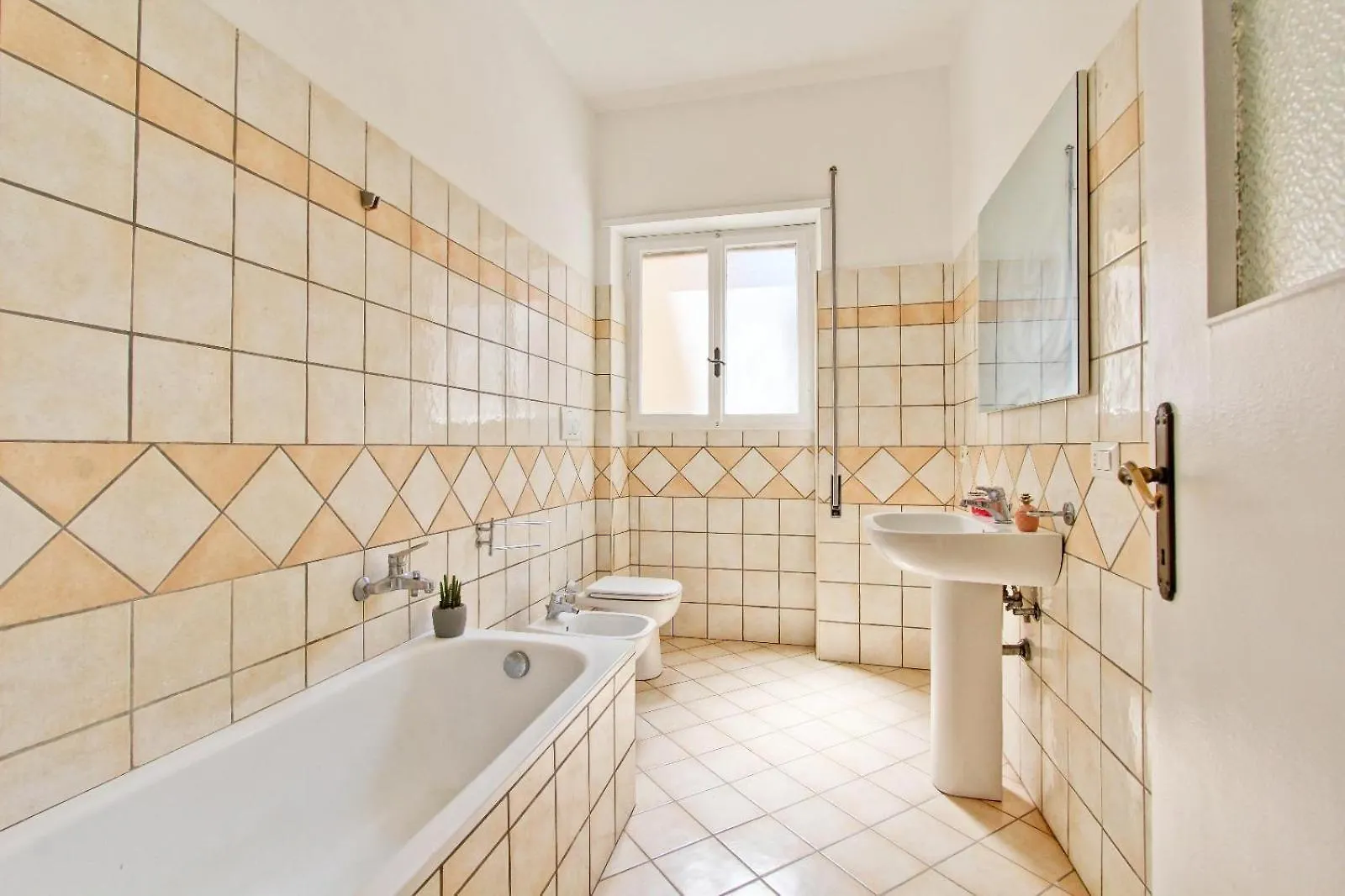 Cozy Apartment Angeloni ローマ